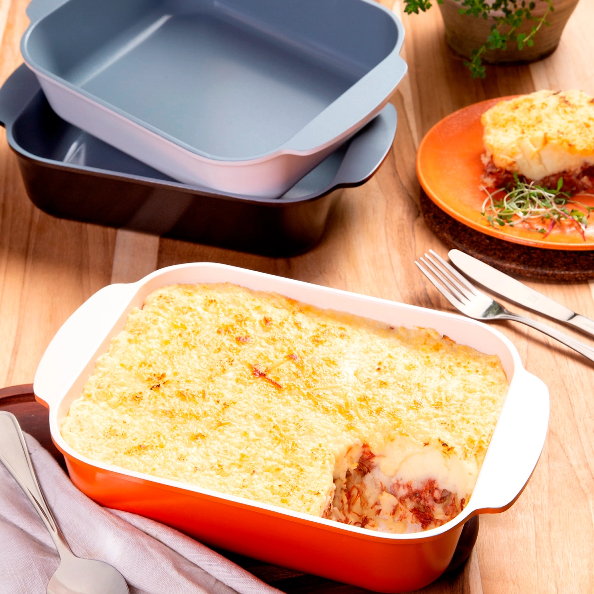 Assadeira Retangular Aluminio Revestida Ceramica 35x24cm Hercules- Laranja