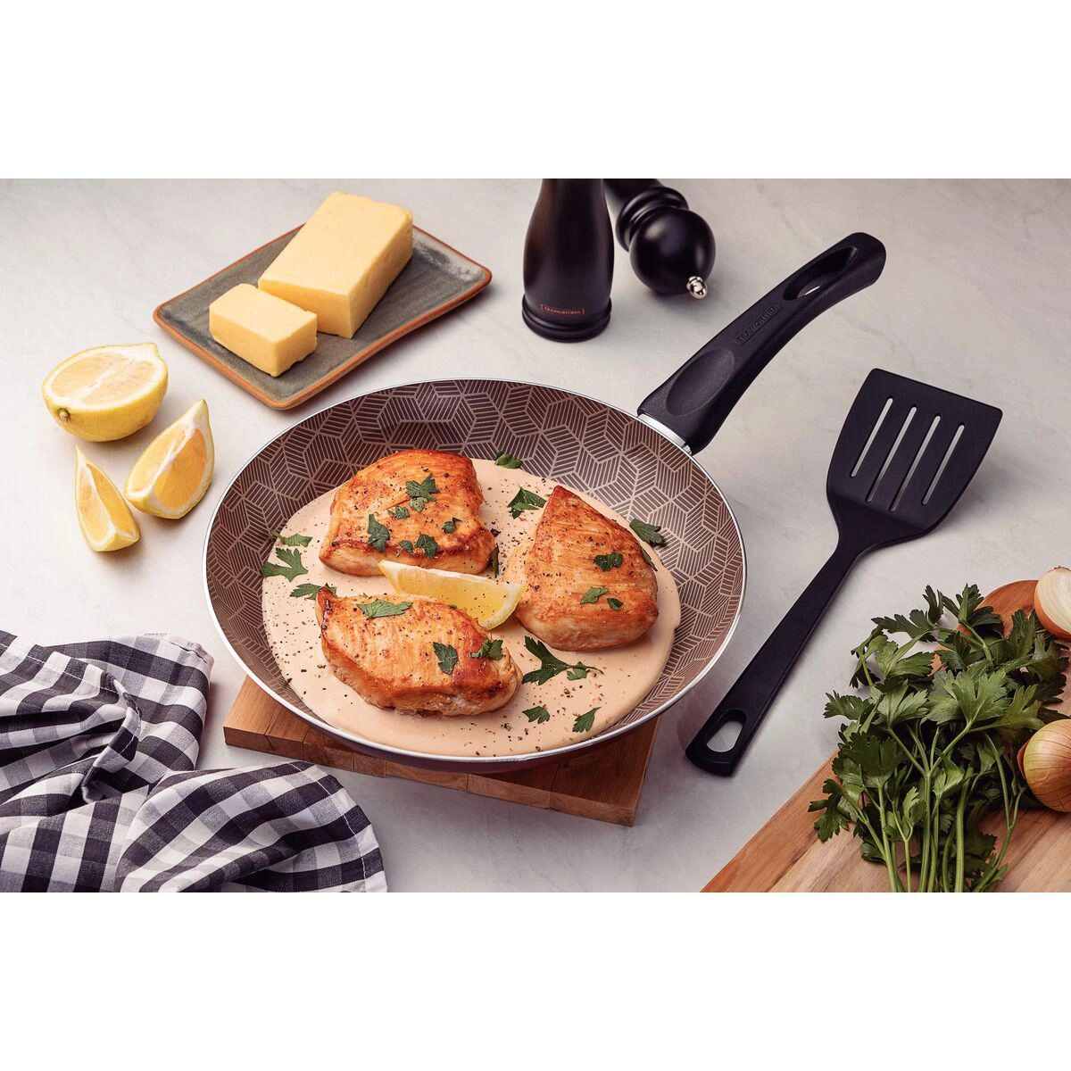 FRIGIDEIRA 28500/720 PARIS 20CM 0,8LTS VERMELHO C/ ESPATULA TRAMONTINA