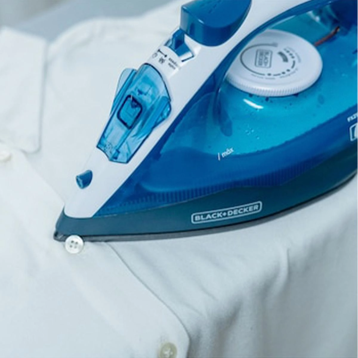 Ferro a vapor com base antiaderente 220 V - Black+Decker