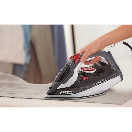 Ferro a vapor Superb Steam Ceramic 220 V - Black+Decker