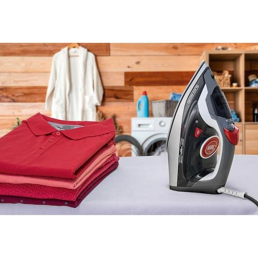 Ferro a vapor Superb Steam Ceramic 220 V - Black+Decker