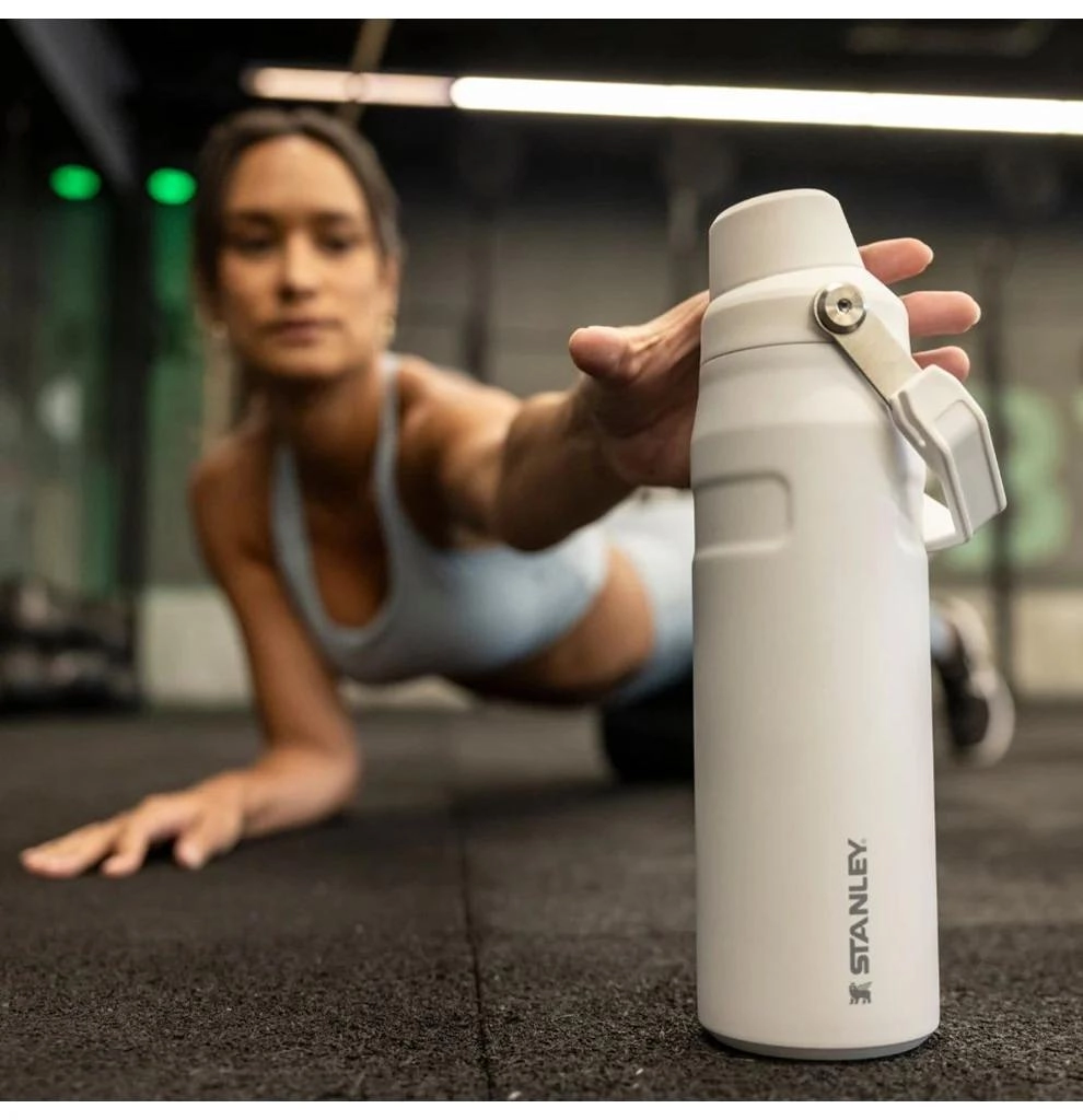 Garrafa Termica Aerolight Iceflow Fast Flow 710ml Stanley- Polar