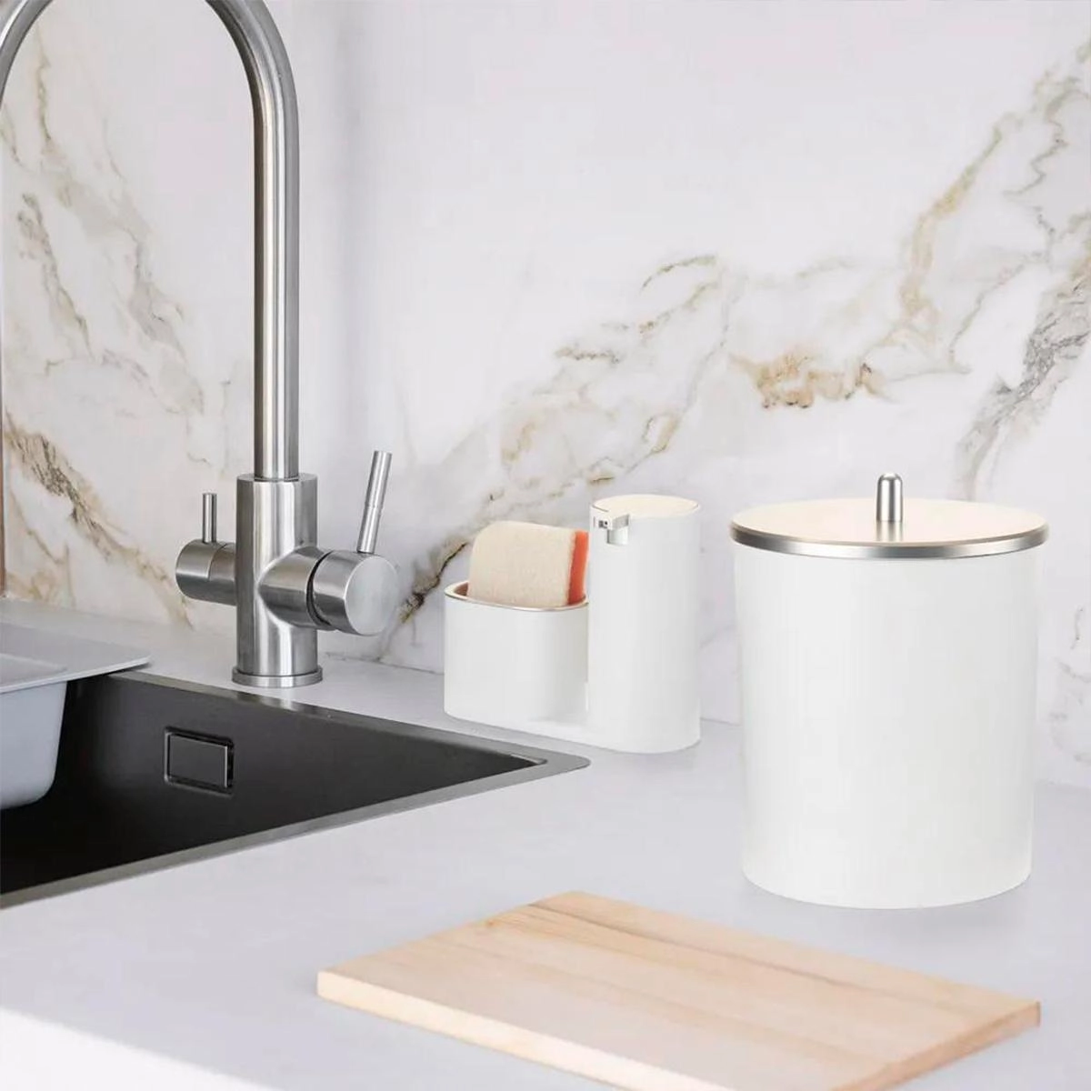 Lixeira com tampa branco e cromo fosco 5 L - Arthi