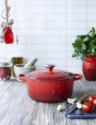 PANELA REDONDA SIGNATURE VERMELHO 24CM 211772406 4,2L LE CREUSET