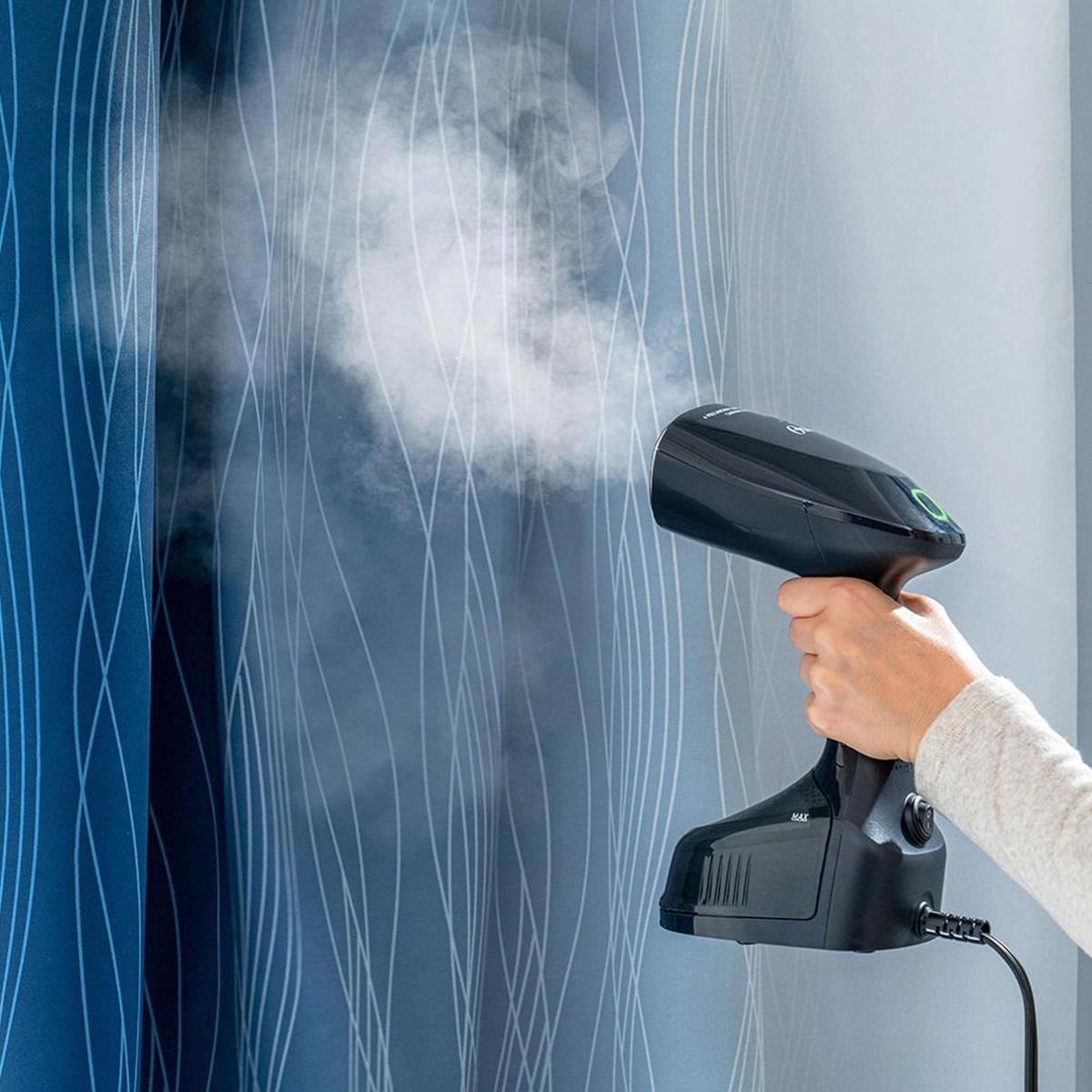 Passadeira a vapor portátil com base em inox 240 ml 1270W 220V - Oster