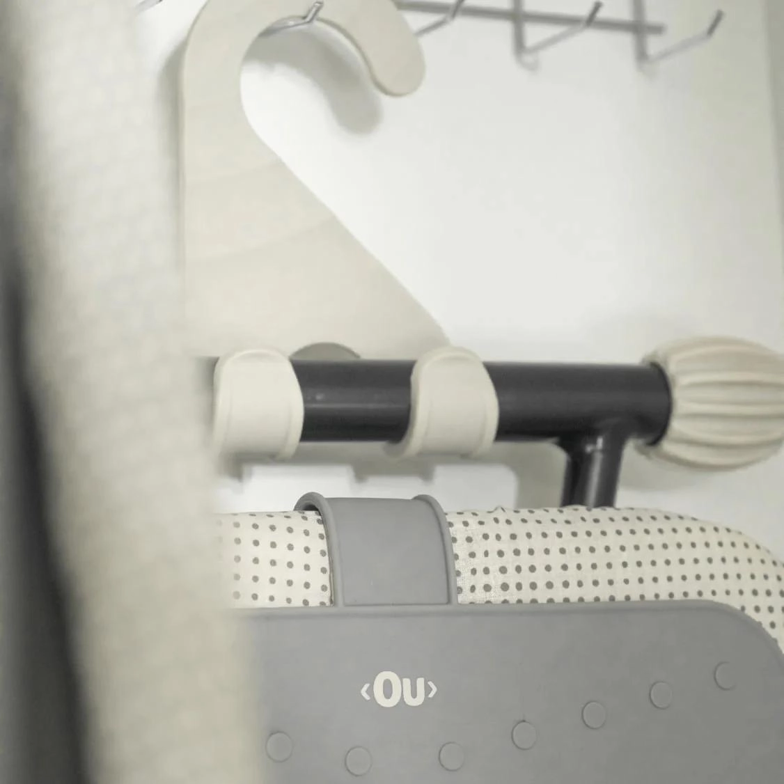 TABUA PASSAR ROUPAS TB200 FLOW PRETO FECHADO MARTIPLAST OU