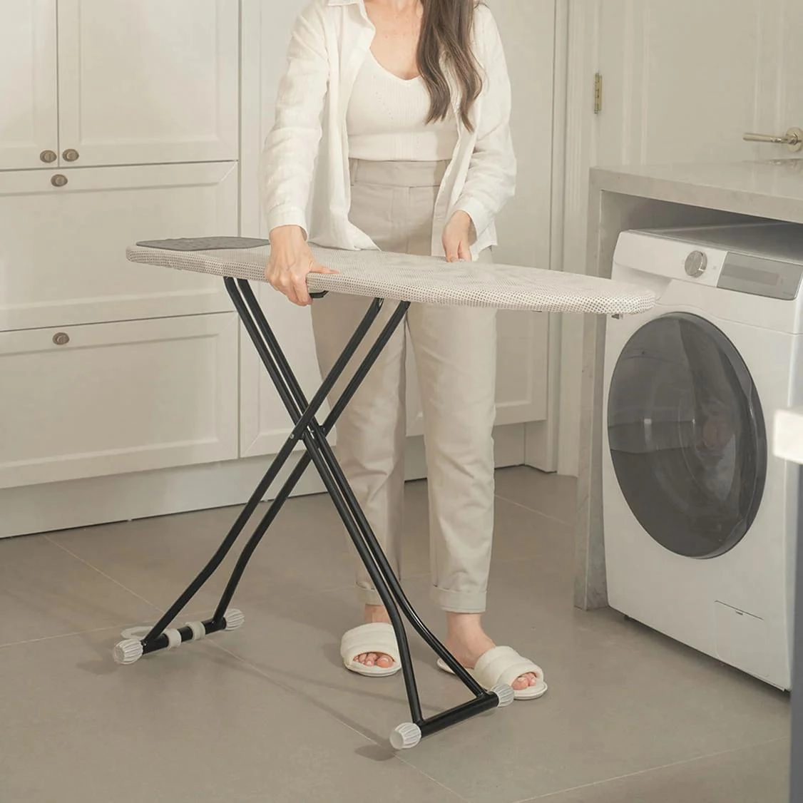 TABUA PASSAR ROUPAS TB200 FLOW PRETO FECHADO MARTIPLAST OU