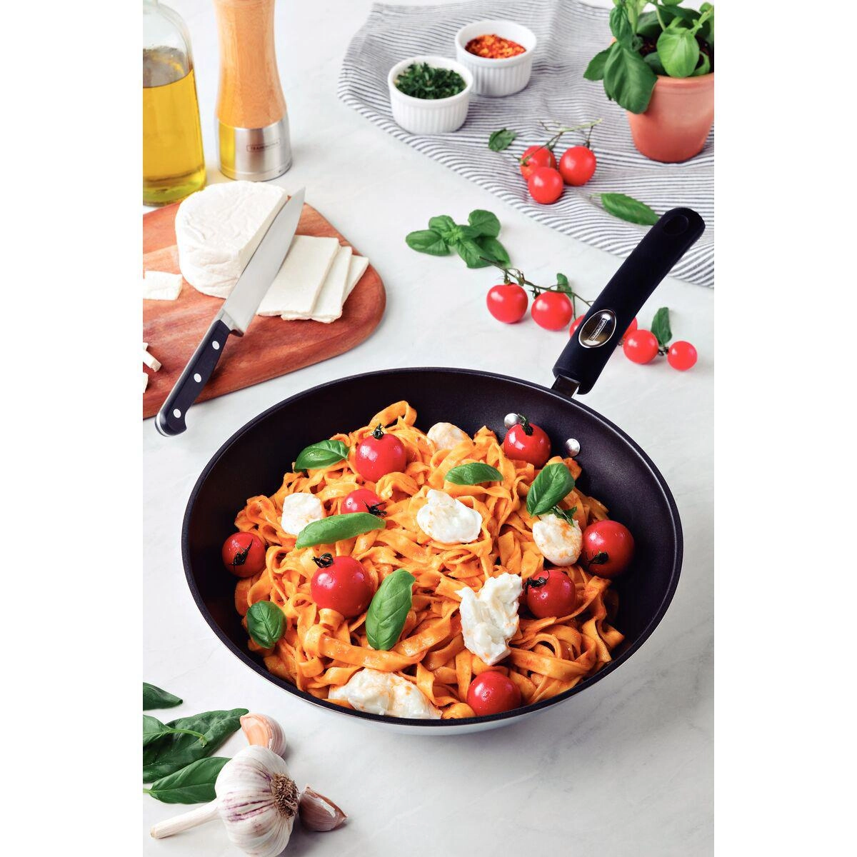 WOK 62138/288 ASTRO 28CM 3,3LTS FUNDO TRIPLO REV ANTIADERENTE TRAMONTINA